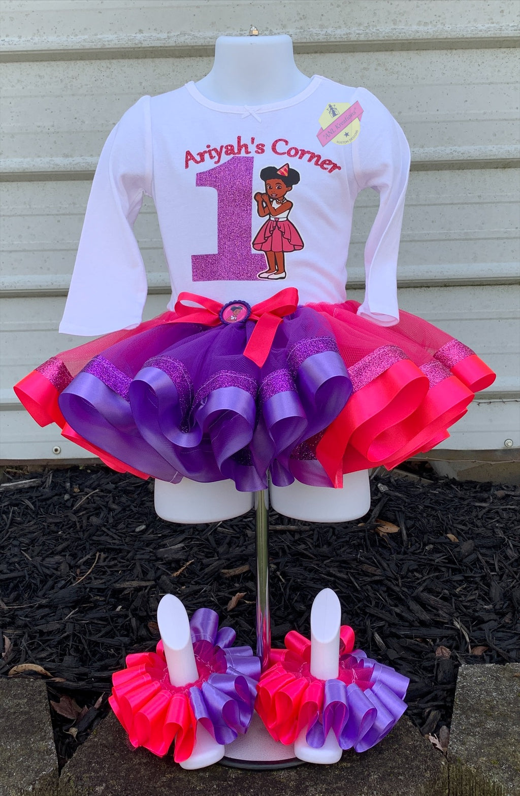 Gracie’s Corner Birthday Shirt, Gracie’s B-day Outfit. Optional matching hairbows, ruffle socks and Tu-Tu and Shoes. Other numbers available..